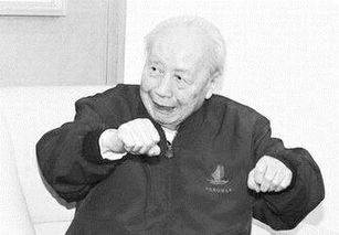 从本科历史系转行成为世界著名物理学家！大学生在校这样提高素质