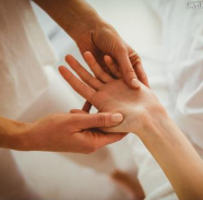 睡前，用食指把这个部位塞住，比吃人参燕窝还强！