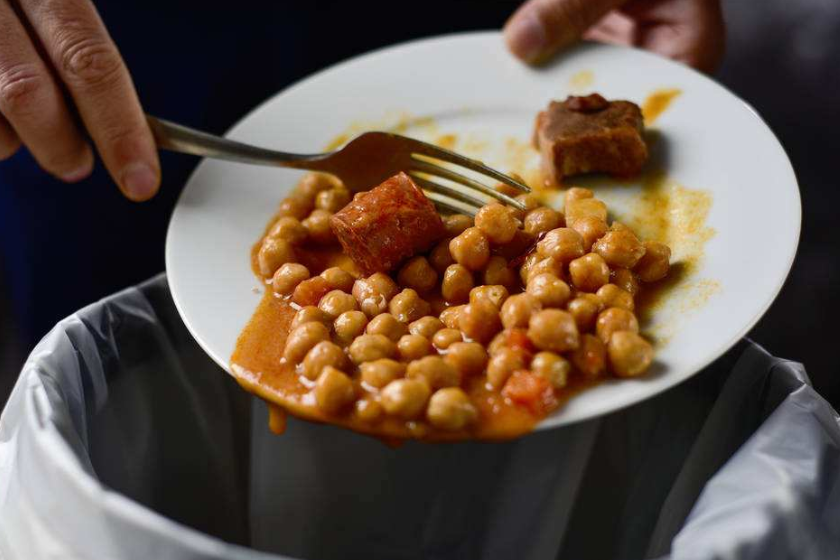 这两种隔夜菜，一口也别吃，放冰箱也没用，是公认最有害的！