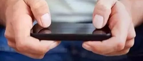 经常上厕玩手机，竟会导致7个器官慢慢受损，赶快来看下