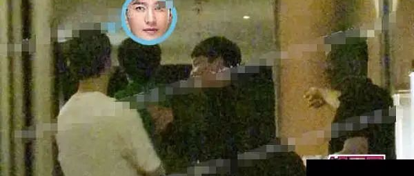 黄晓明带baby小海绵出游！一家三口很幸福，再破离婚传闻