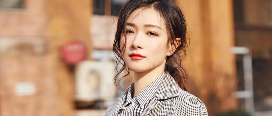 从万人捧到万人嘲，他究竟做了什么？被十几万作者唾骂