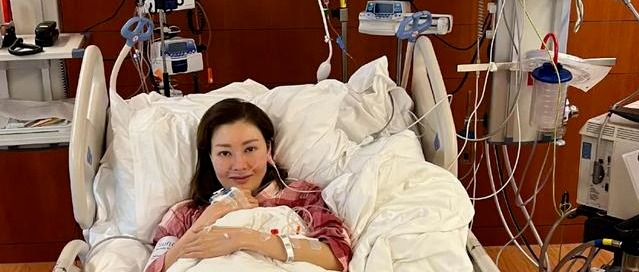 李嘉欣自曝ICU抢救2天，发文配照报平安，却为何被骂报应来了？