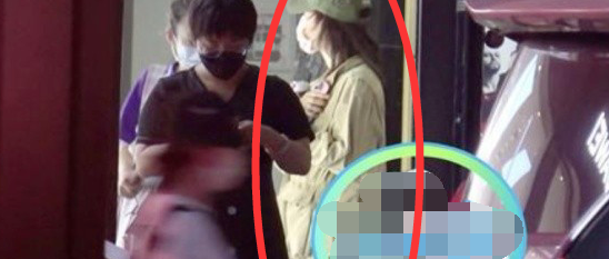 白百何异性缘太好，深夜与男性友人聚会，却被嘲像老大爷