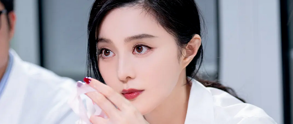 范冰冰正式回归？透露其好莱坞电影已定档，被问40岁生日愿望黑脸