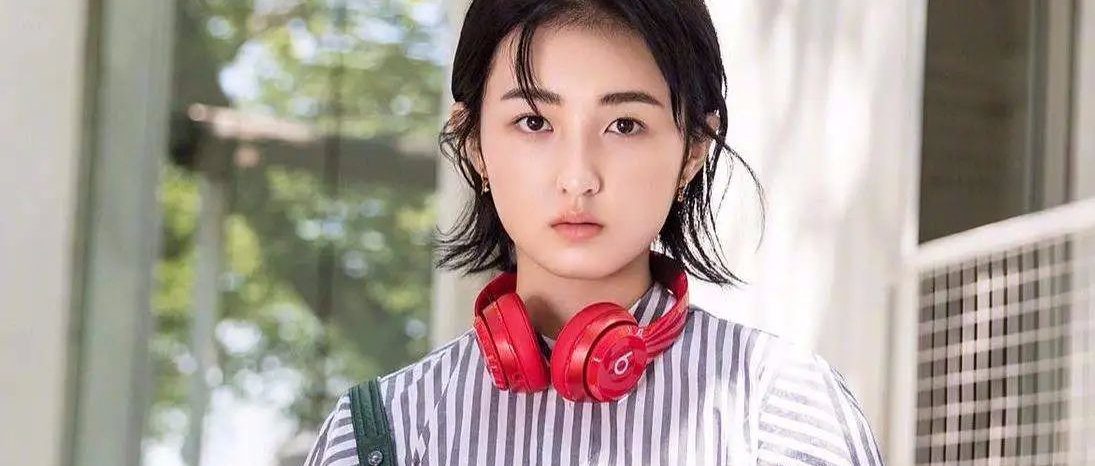 童星必须是优等生么？张子枫考第三名遭质疑，演技才是硬道理