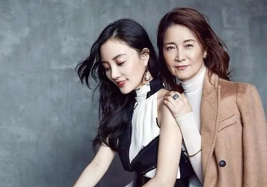人生榜样？李小璐亲妈上位之路揭开女儿新恋情？难怪李小璐这样