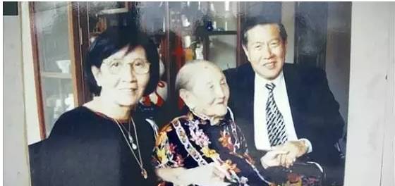 她的儿子名震世界侦探圈，她生8女5男，40岁守寡，培养13位博士，成为传奇母亲！