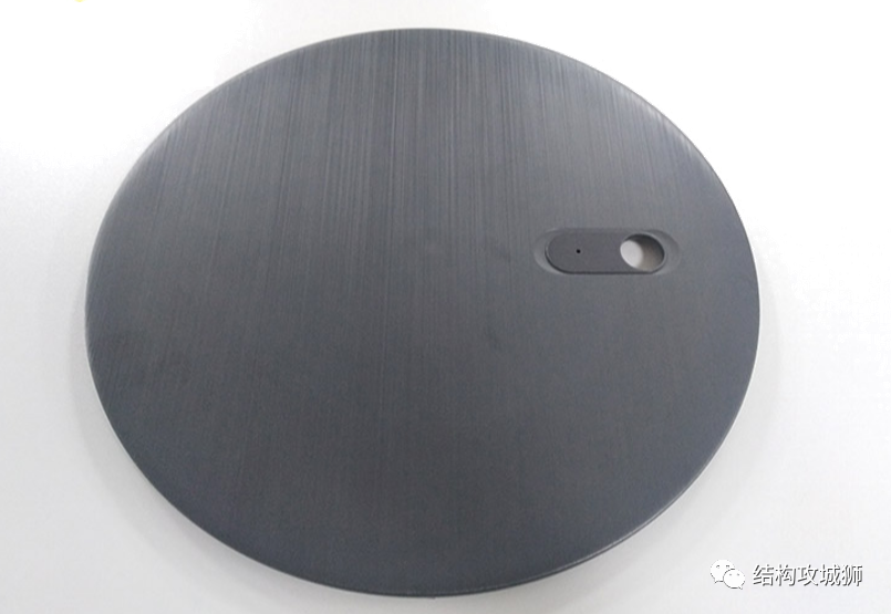 塑胶件实现类似金属拉丝效果的工艺方法的图2