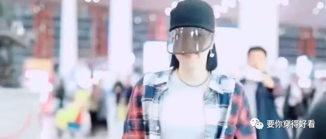 有种“招牌”叫钟丽缇的无痕裤，像紧紧黏在腿上，有肉感看着更美