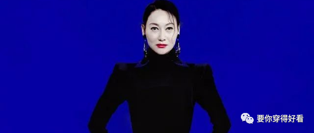 60岁惠英红拍杂志，美得让人惊喜，动人气质，出众身材，美艳霸气