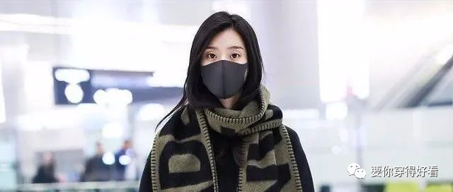 奚梦瑶不愧是超模，靴子里面穿裤子，显瘦穿搭就学她