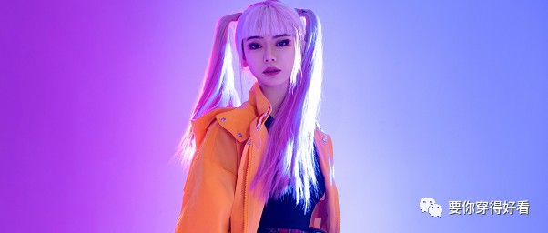 戚薇终于对“芭比粉”下手了，没了10级美颜后，这肤色过于真实