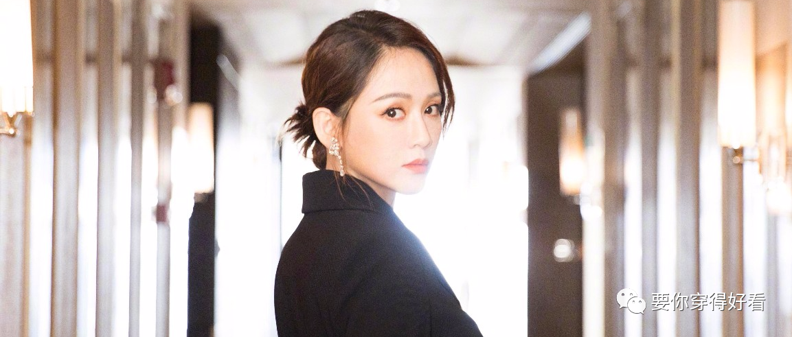 陈乔恩状态真好！单穿西装外套也有凹凸感，41岁却有少女身材