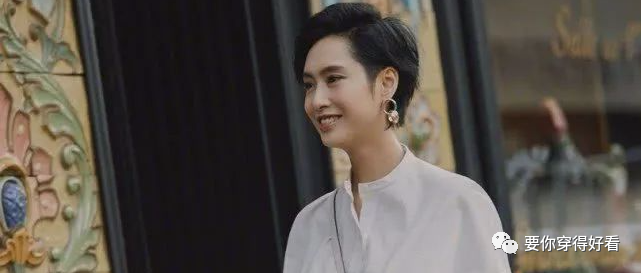 什么裙子都不及朱茵的“书报裙”，49岁美成校花，哪能不心动？