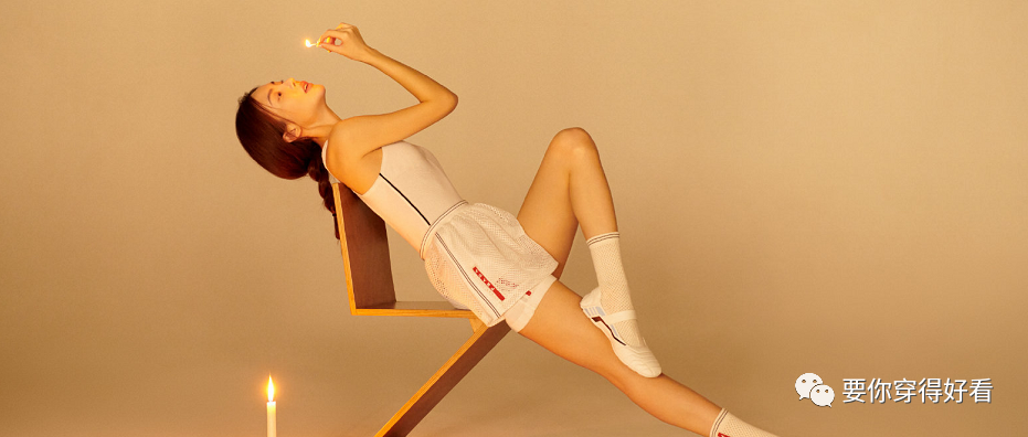 金晨“露背”大片公开，风格大胆，这身材不愧是舞蹈演员