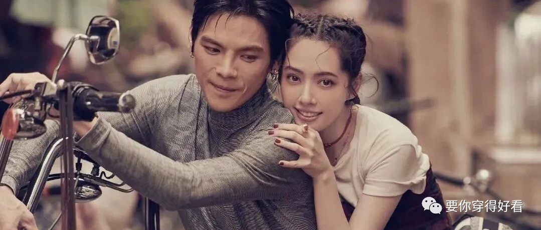 郭碧婷向佐拍杂志！一袭开叉裙长腿吸睛，向佐穿西装露胸肌太帅气