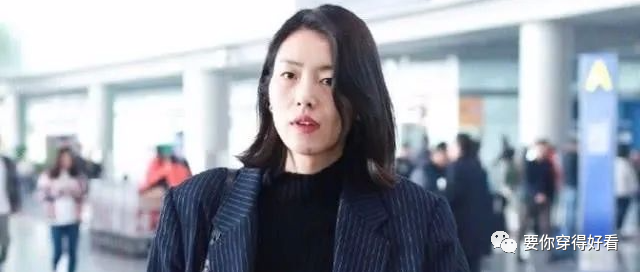 刘雯果然是没有包袱的超模，素颜不惧镜头，痘痘也太真实了吧