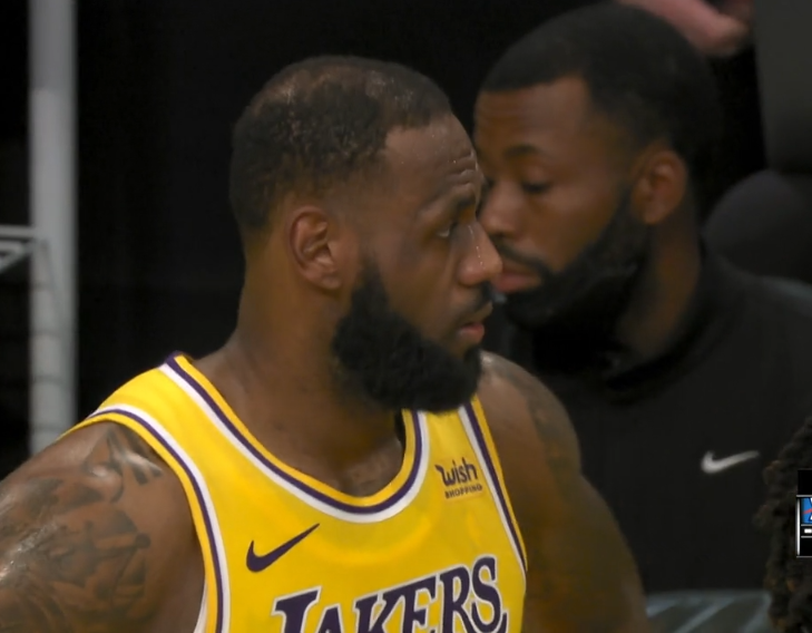 詹皇破4大神迹！创下5年新体验，这比NBA历史纪录还值得尊重