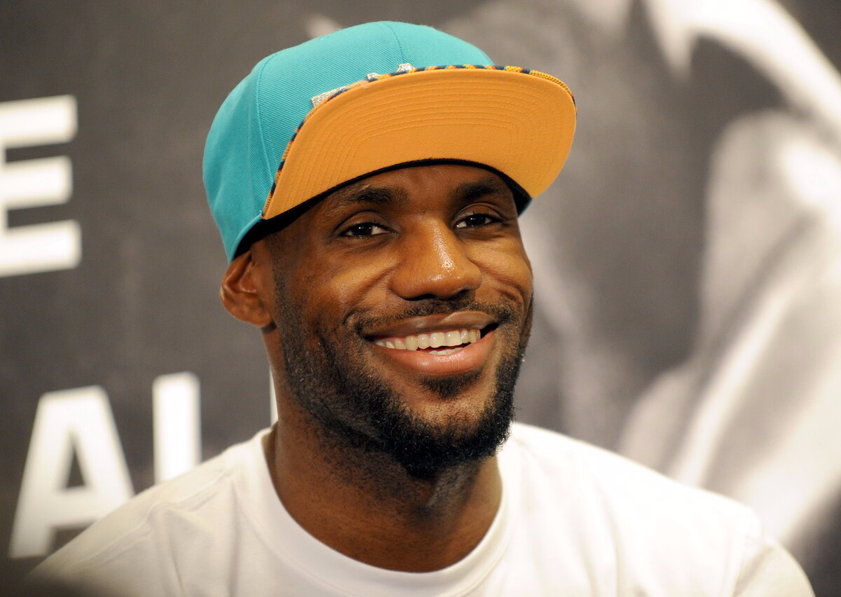 詹姆斯季后赛总得分7491分，谁能破这个纪录？