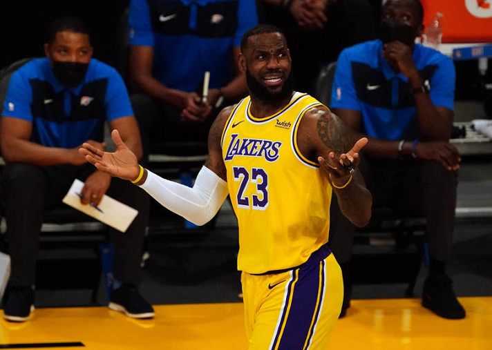 加时制胜！詹姆斯28+14+12创双历史第1 湖人险胜雷霆