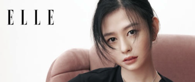 邱淑贞21岁大女儿登杂志，气质超好神似妈妈，被称最美星二代！