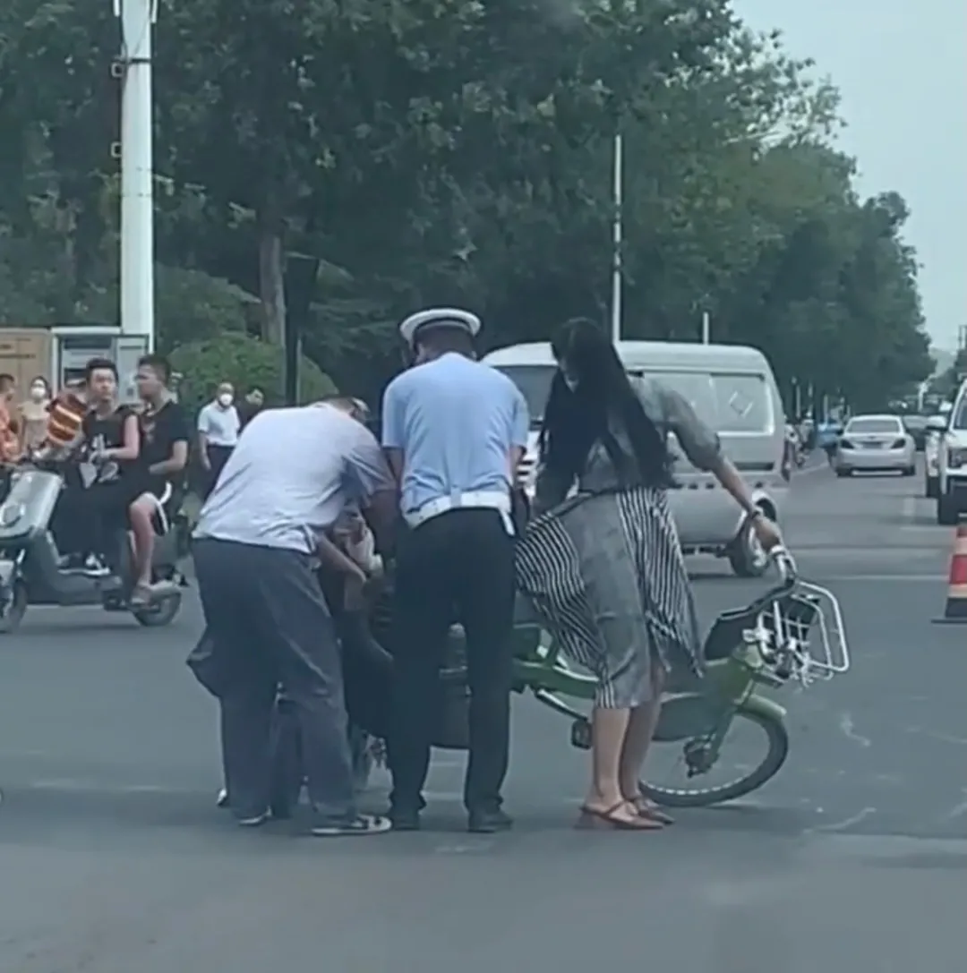 “见过哪些尴尬到不能呼吸的名场面？？”谢谢我人已经没了...