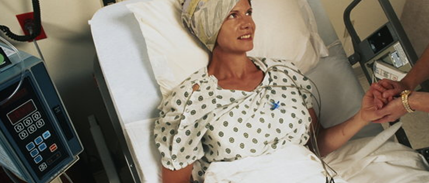 90后妈妈确诊乳腺癌晚期，医生：6年前出现1个现象，就该重视了