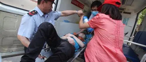 21岁小伙突发心梗，被掏出10块血栓，医生：“祸根”是它们