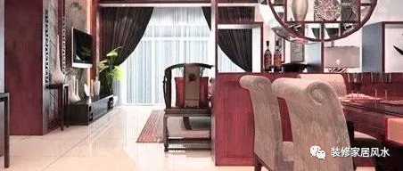 这个户型厕所门正对入户门，餐厅挡道，设计不合理，怎样改造