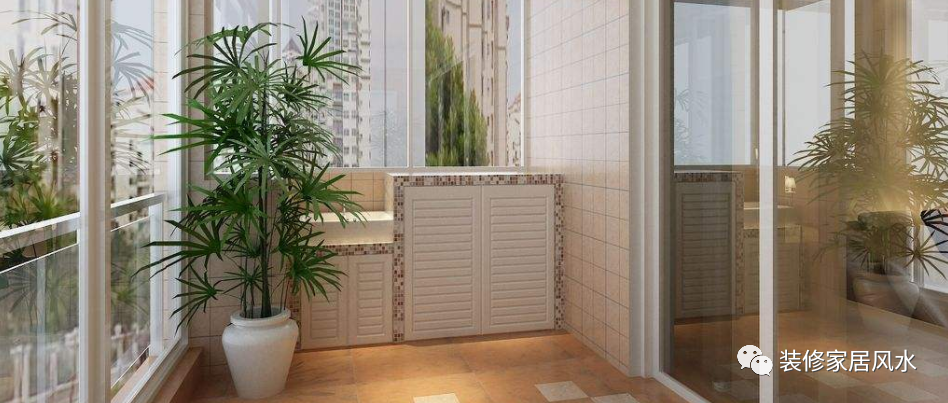 买房选客厅带阳台还是卧室带阳台好？离职售楼经理这样说，别踩坑