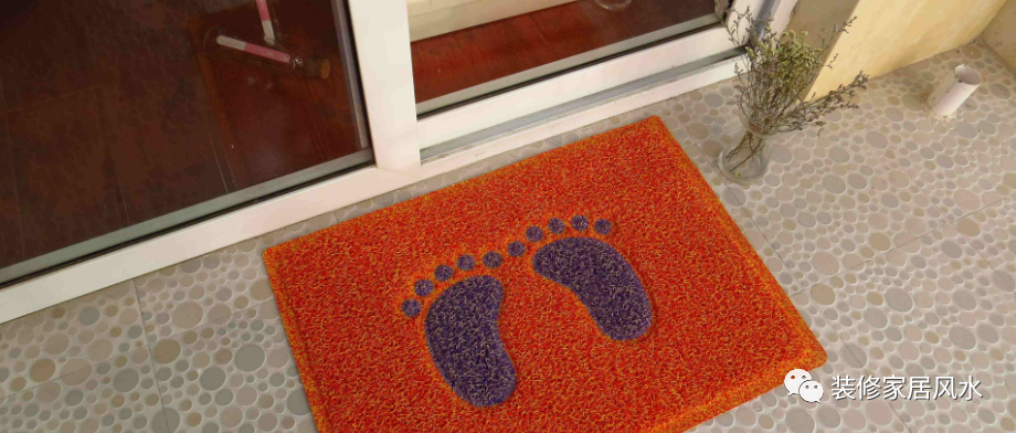 装修新房，地垫是放门外还是门内好？这些区别你别不知道