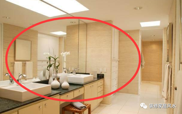 卫生间镜子万万不可这样摆放，否则影响家庭和睦