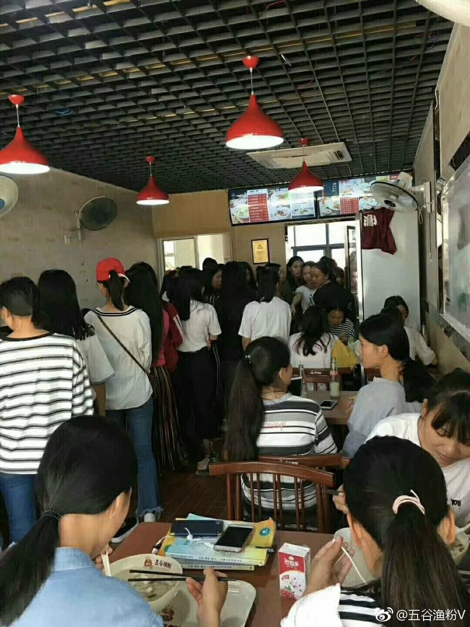 今年粉面赛道红火，为何鱼粉店却正在消失？