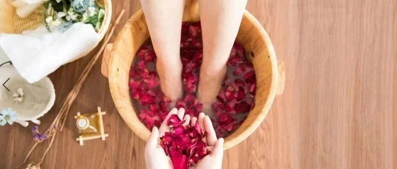 立冬后，加一物泡脚，三天逼出体内十年湿气，气色好了，肚子小了，可惜很少人知道（建议收藏）