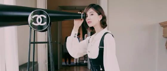 刘诗诗的裤子看着普通，但是每条你都驾驭不来！