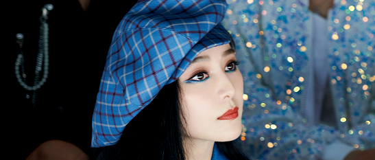 范冰冰看秀造型太惊艳！39岁越活越年轻，真内娱颜值天花板