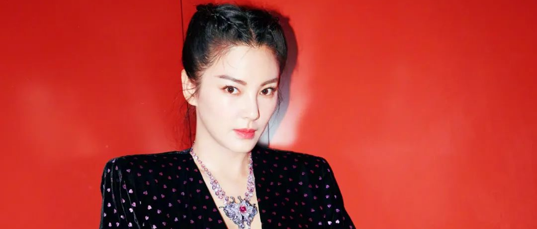 "性感女神"张雨绮御姐风十足 私服穿出高级感，尽显大女人气场