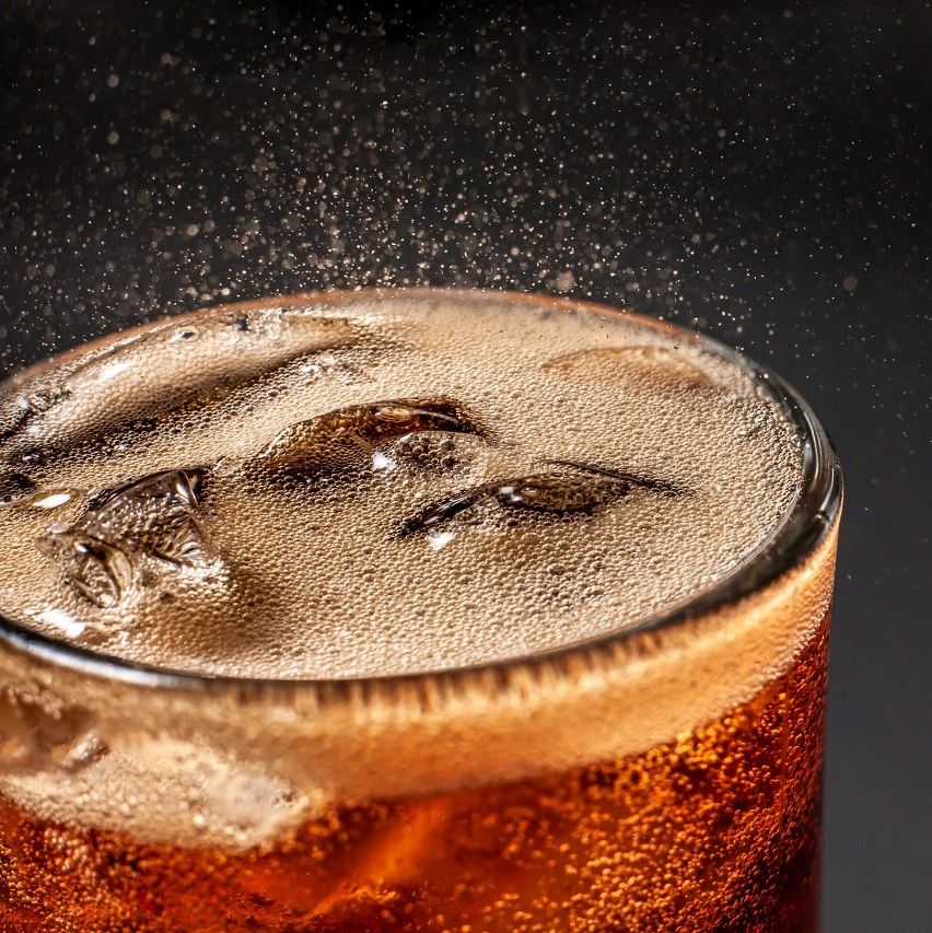 C罗拒绝可乐称要喝水！长期喝可乐的危害有多大？多数人都不知情…