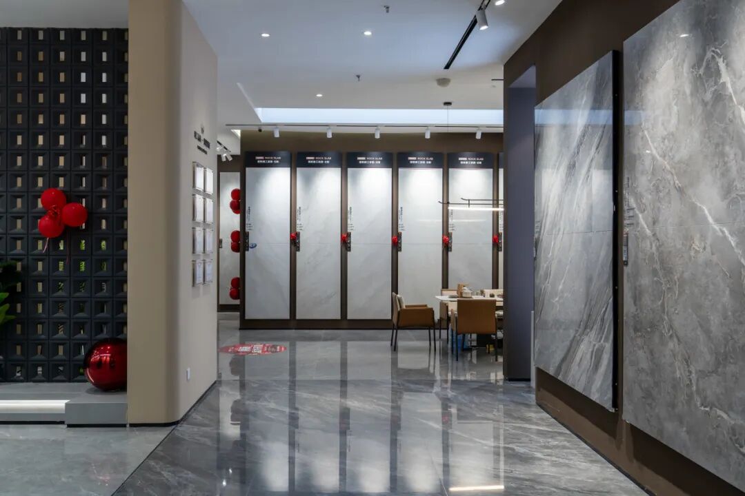 终端风采 | 强辉邢台旗舰店，现代质感空间中，开启一场与自然的对话(图9)