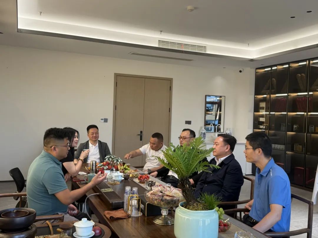 湖南省商务服务中心二级巡视员邹和阳一行到访商会和商会成员企业