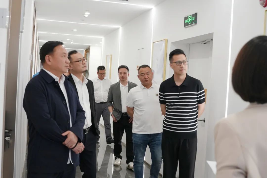 湖南省商务服务中心二级巡视员邹和阳一行到访商会和商会成员企业