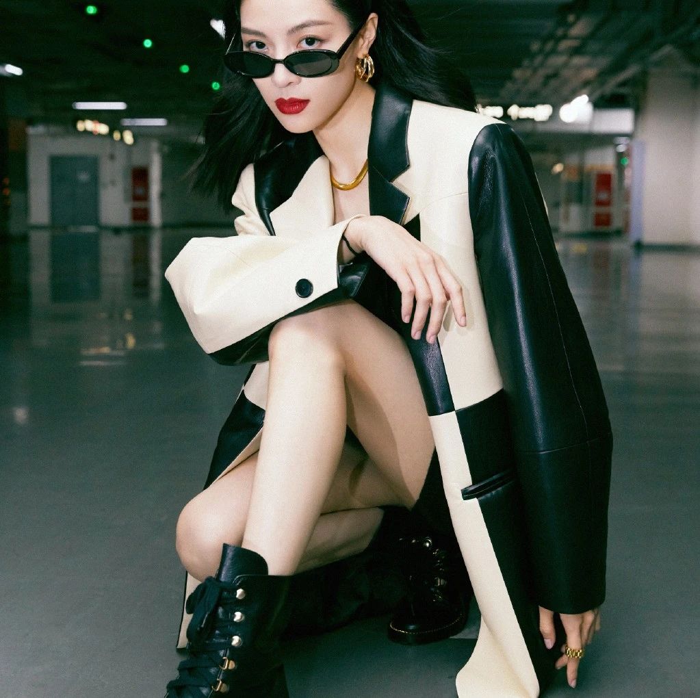 不爱笑的女生如何拍照才好看？