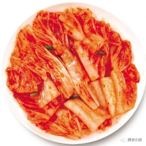秋瓷炫做韩国辣白菜,撒子往地上一铺就开干,这阵仗一看就超正宗
