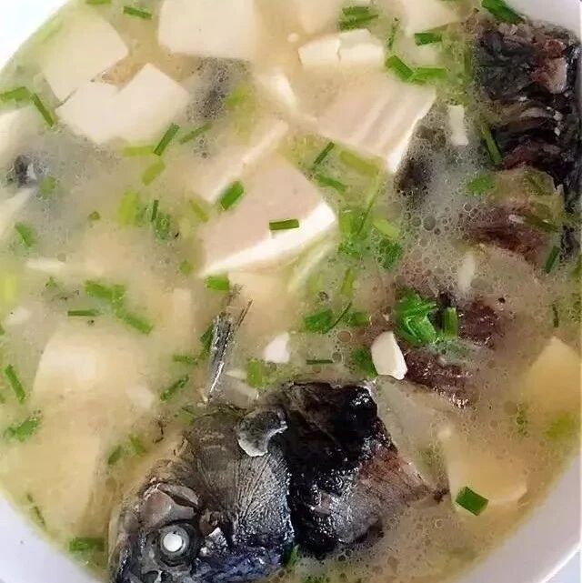 鱼汤怎么炖白？炖鱼汤的家常做法