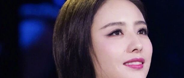 佟丽娅与易烊千玺粉丝开骂，过度解读后霸气回怼：发疯就得吃药！