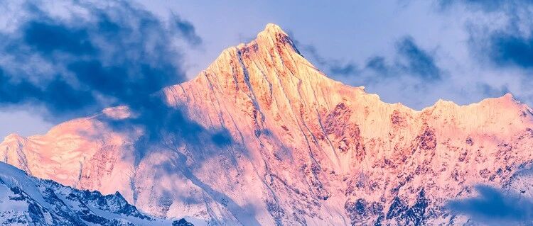 凝望雪山，即是诗