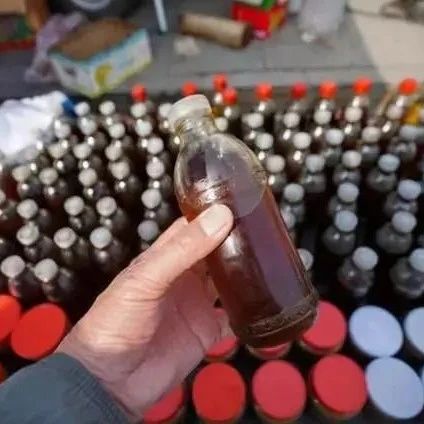 街头“现榨芝麻油”，又香又便宜，其实机器里有“玄机”，别上当