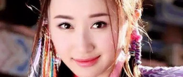 很难想象乐观开朗的舒畅，童年竟然这么悲惨！