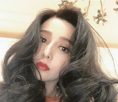 范冰冰还在卖二手货，李晨定情信物还在，价格降成零头都卖不出去